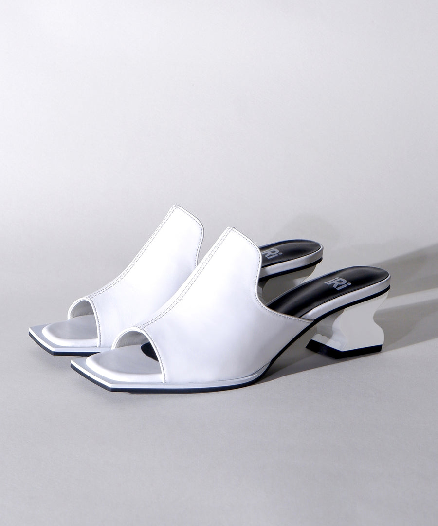 iRi REA WH0 White Open Toe Mule