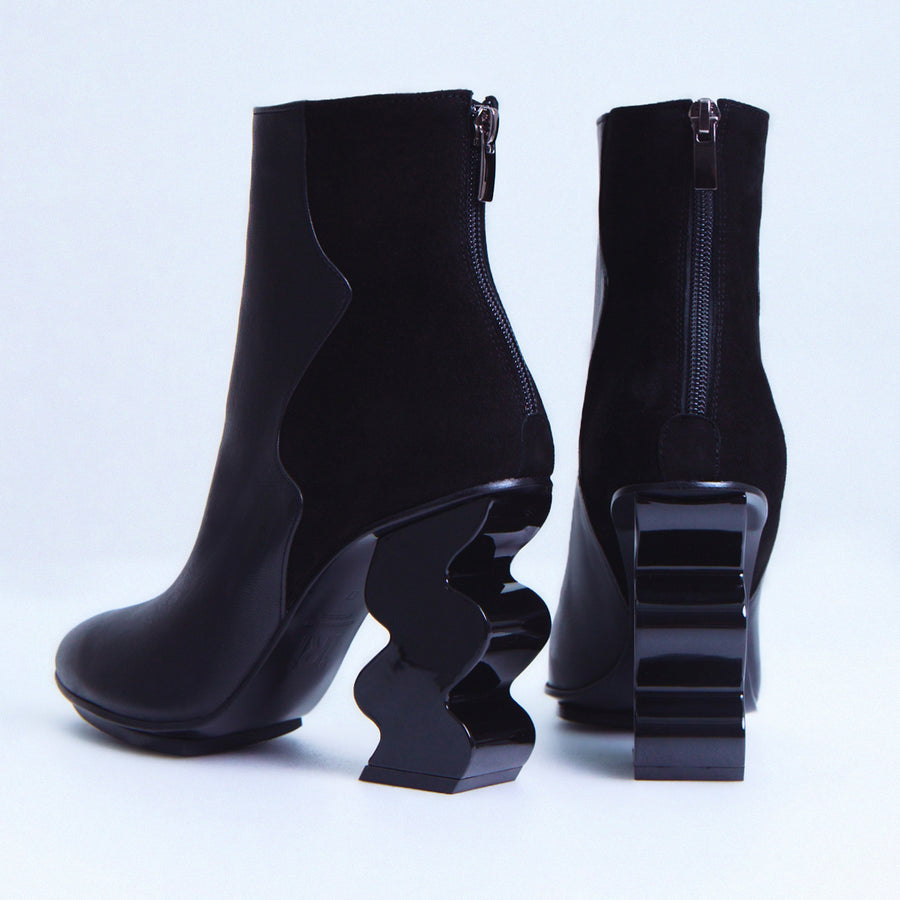 INES Pointed Toe Leather Boot (BK3)