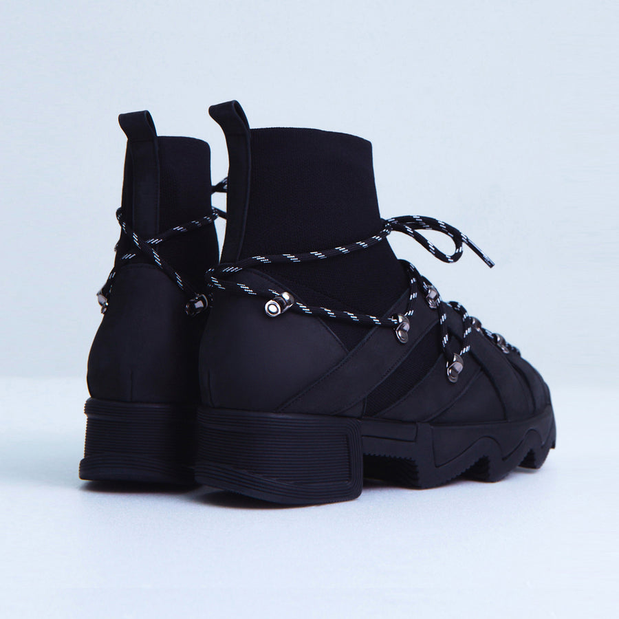 iRi Black ROY Eyelet Lace up Sneaker