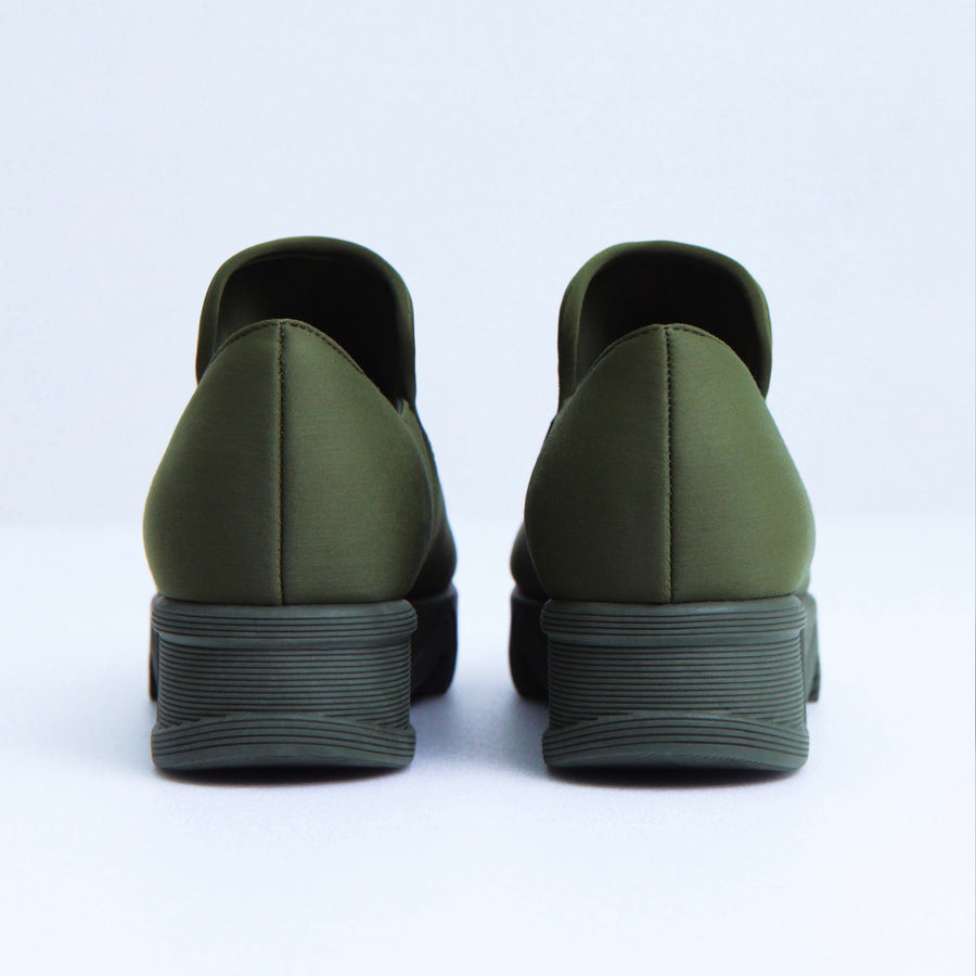 iRi Khaki WES Low Top Sneaker